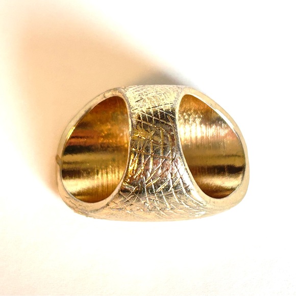 Chunky Gold Textured Women's Ring Size 6 - Picture 7 of 10